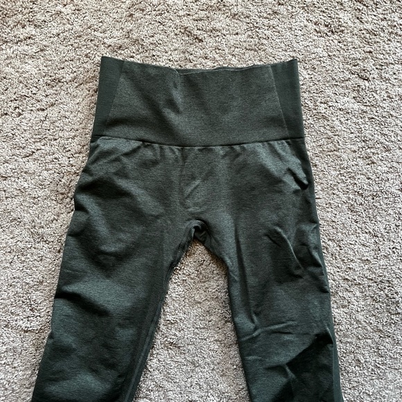 NVGTN Olive Performance Seamless Leggings - Picture 3 of 4